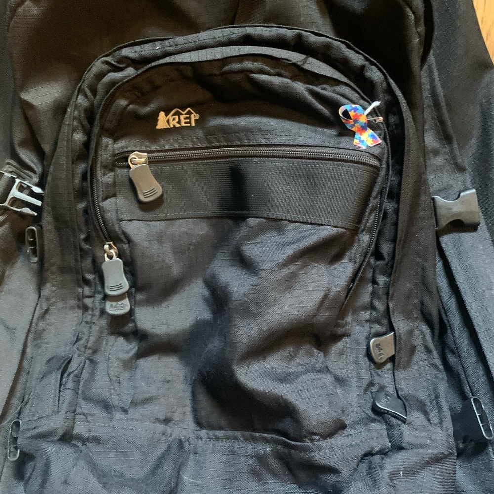 Rei CoOp Rolling Duffel Suitcase Luggage Travel Bag … Gem